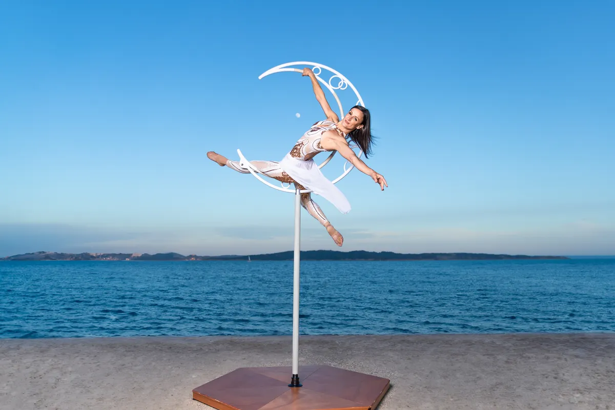 prestation artistique , artiste cirque , événementiel , cote d'azur