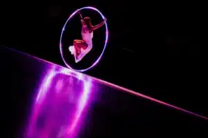 Performance Roue Cyr Lumineuse Numéro de cirque pour événementiel