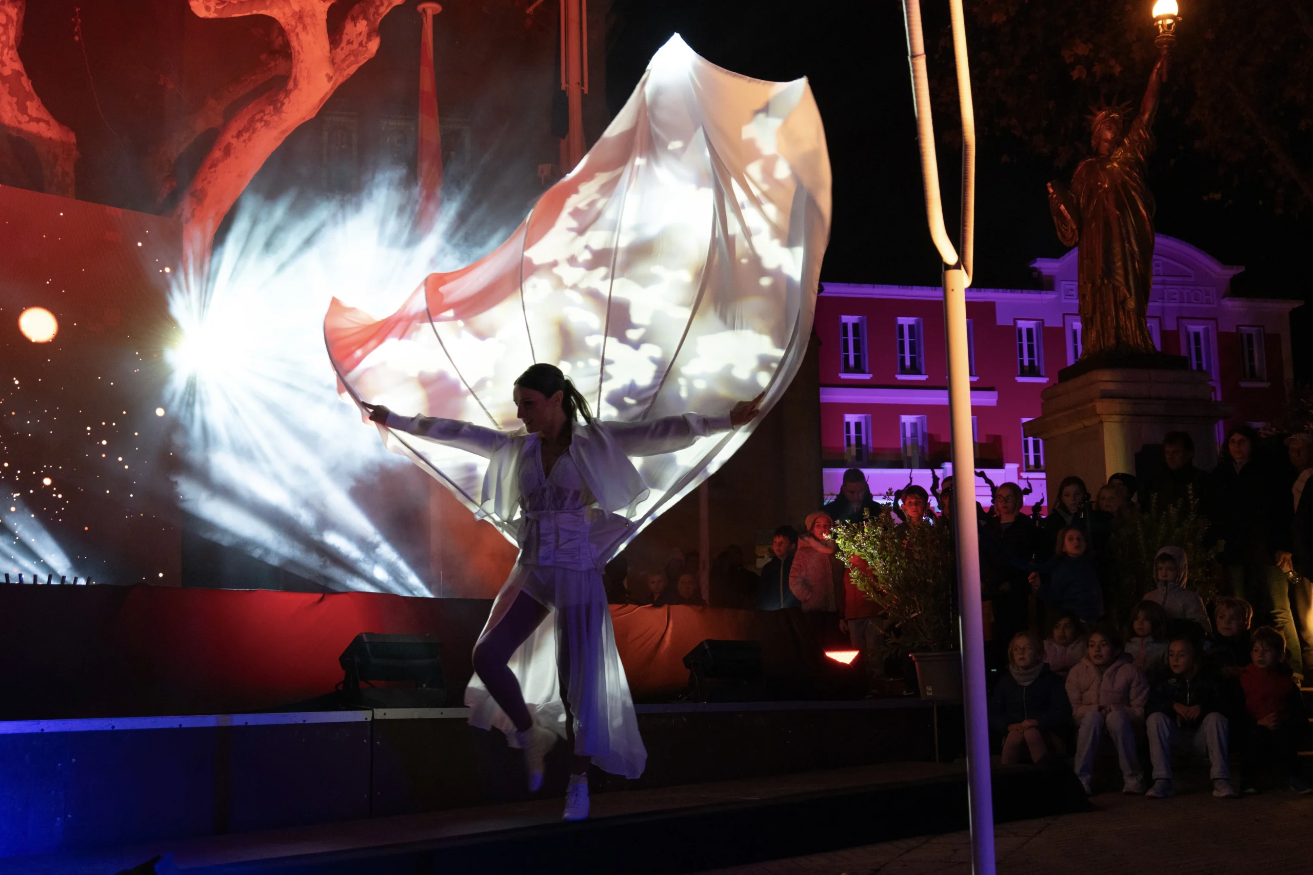Performance visuelle Numéro artistique Prestation artistique Cannes